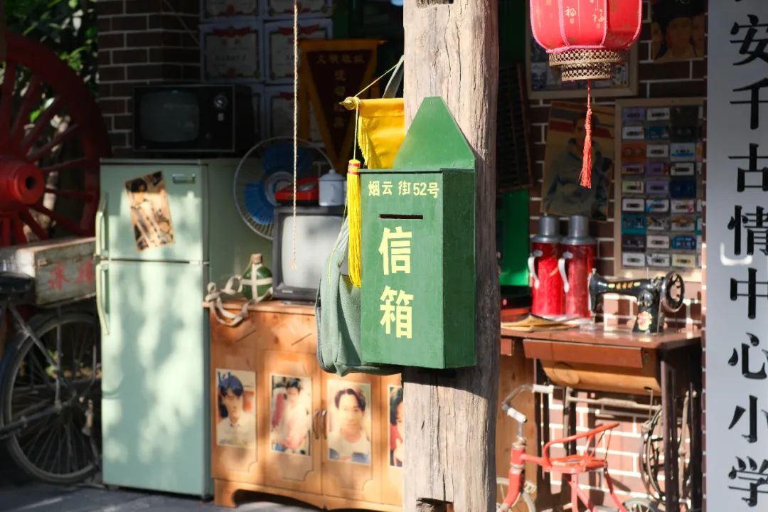 被吹到唐朝的网红风绊了个踉跄?快去西安仿古街区 第16张