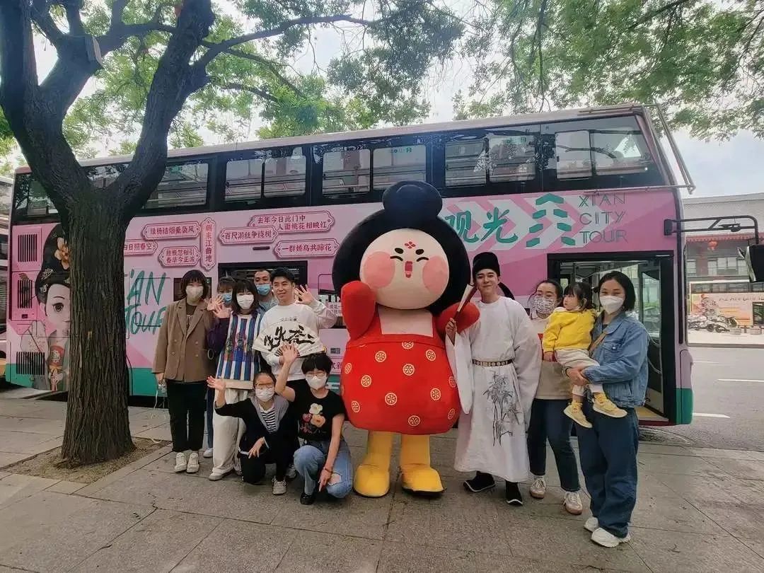 观光巴士在西安发车！全国首辆唐诗主题观光巴士-第4张图片