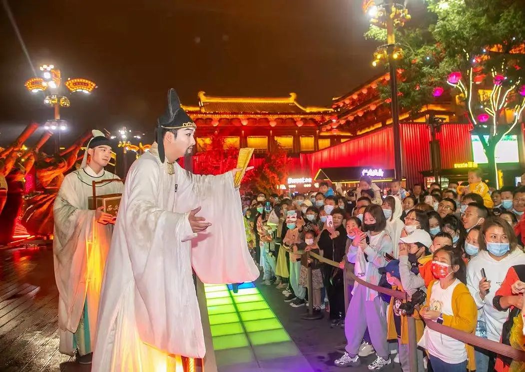 西安旅游其实一直在这样玩？出现48首唐诗的《长安三万里》火了-第7张图片