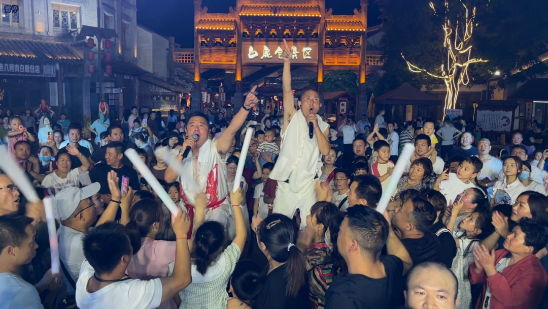 惊艳你的夏夜！西安新晋网红打卡地，吃喝玩乐一应俱全-第5张图片