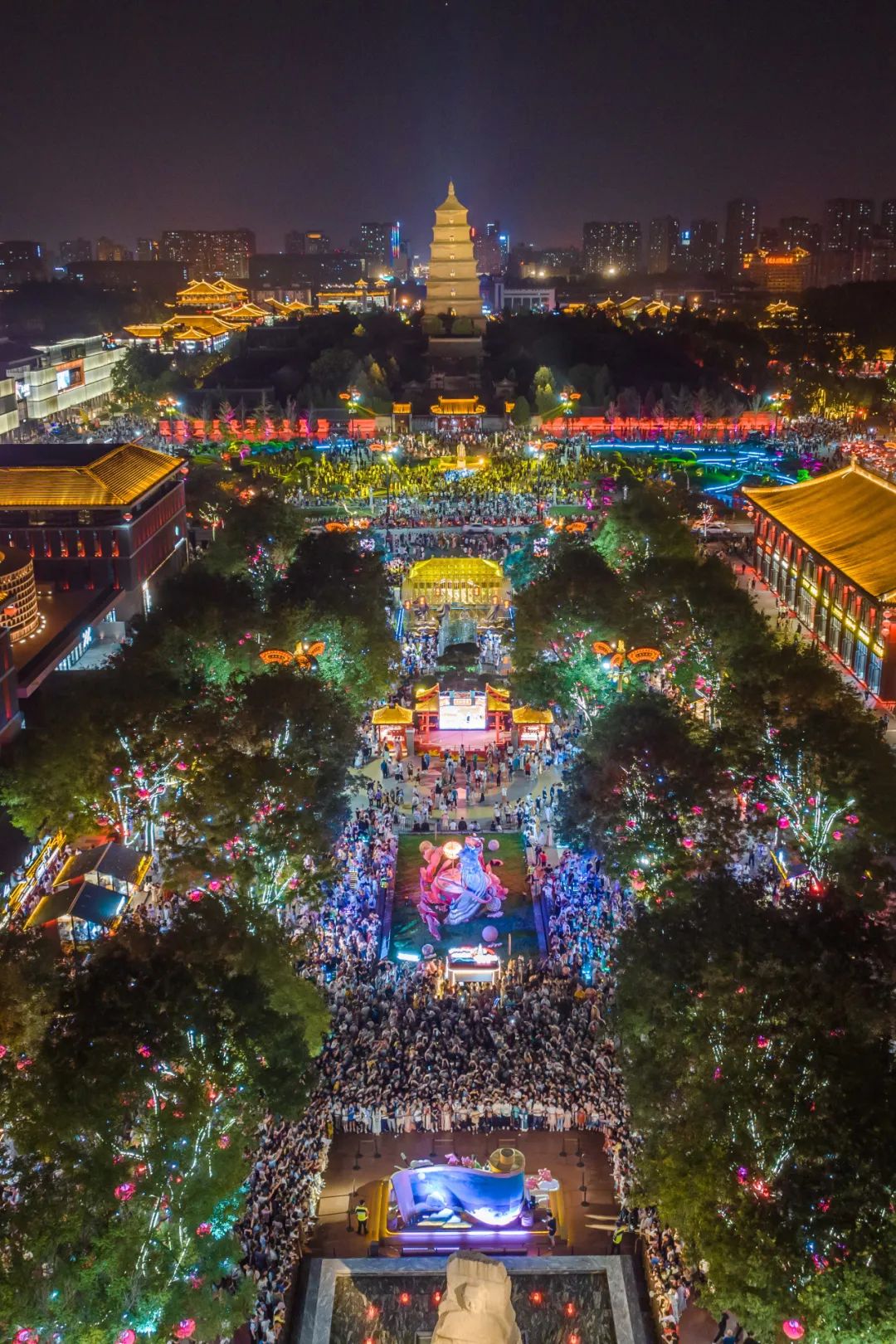 大唐不夜城持续释放夜游经济潜能!烟火升腾 第8张