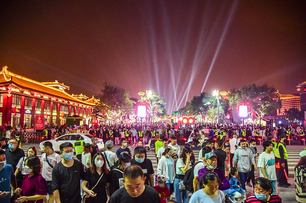 西安成今年暑期旅游目的地最大黑马！暑期人流蜂拥而至-第4张图片