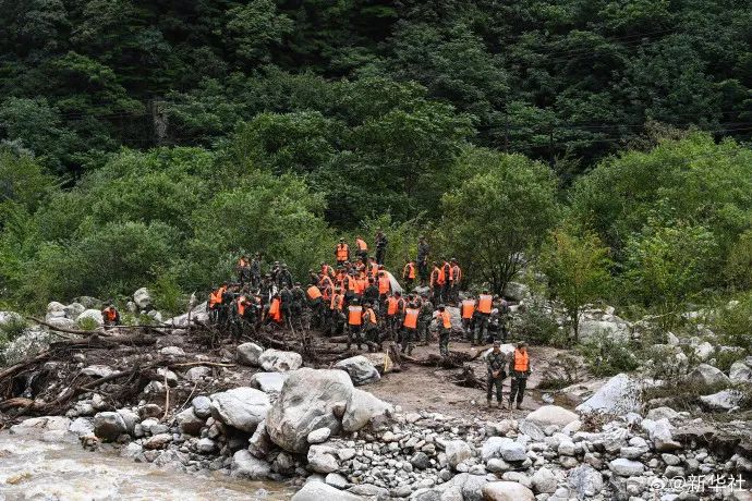 当地村民:眼看两个邻居的房子被水冲走…西安山洪泥石流已致4人遇难! 第2张