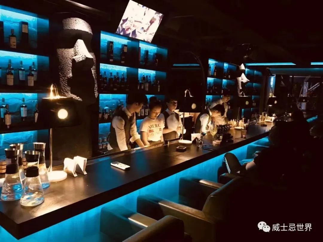—西安太阳庙门的Free Hugs酒吧：拥抱自由的全能酒吧-第3张图片