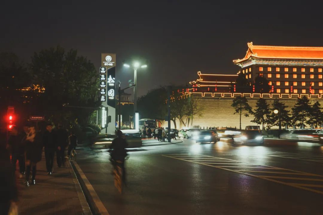 南门松园打造松弛感夜游体验！西安夜经济标志商圈又有新动作-第2张图片