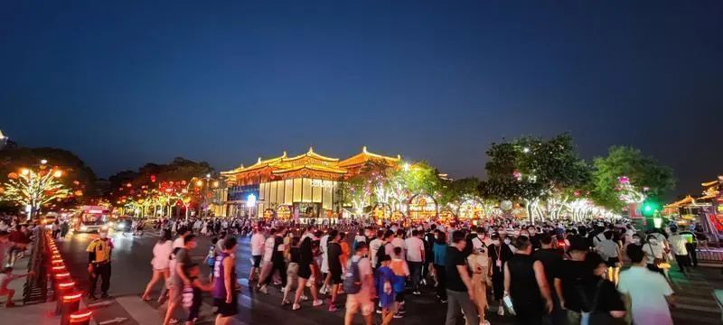 这里是越夜越活力的西安!打造10个夜间消费聚集区 第2张