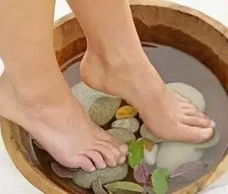 泡脚的学问你知多少？人老脚先衰?泡脚足浴很重要  第7张