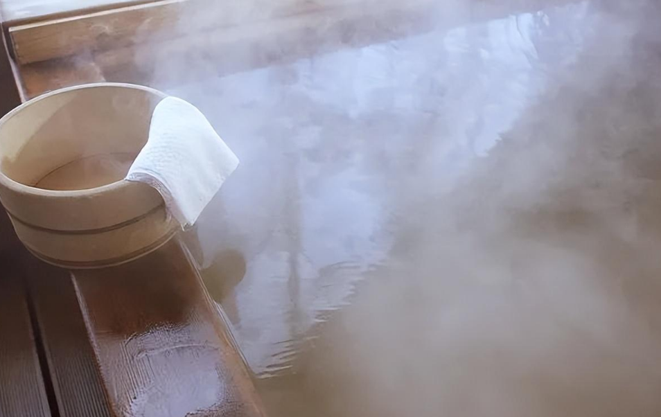 这五点不注意，越泡身体越差！冬天泡澡有最佳时间点-第5张图片