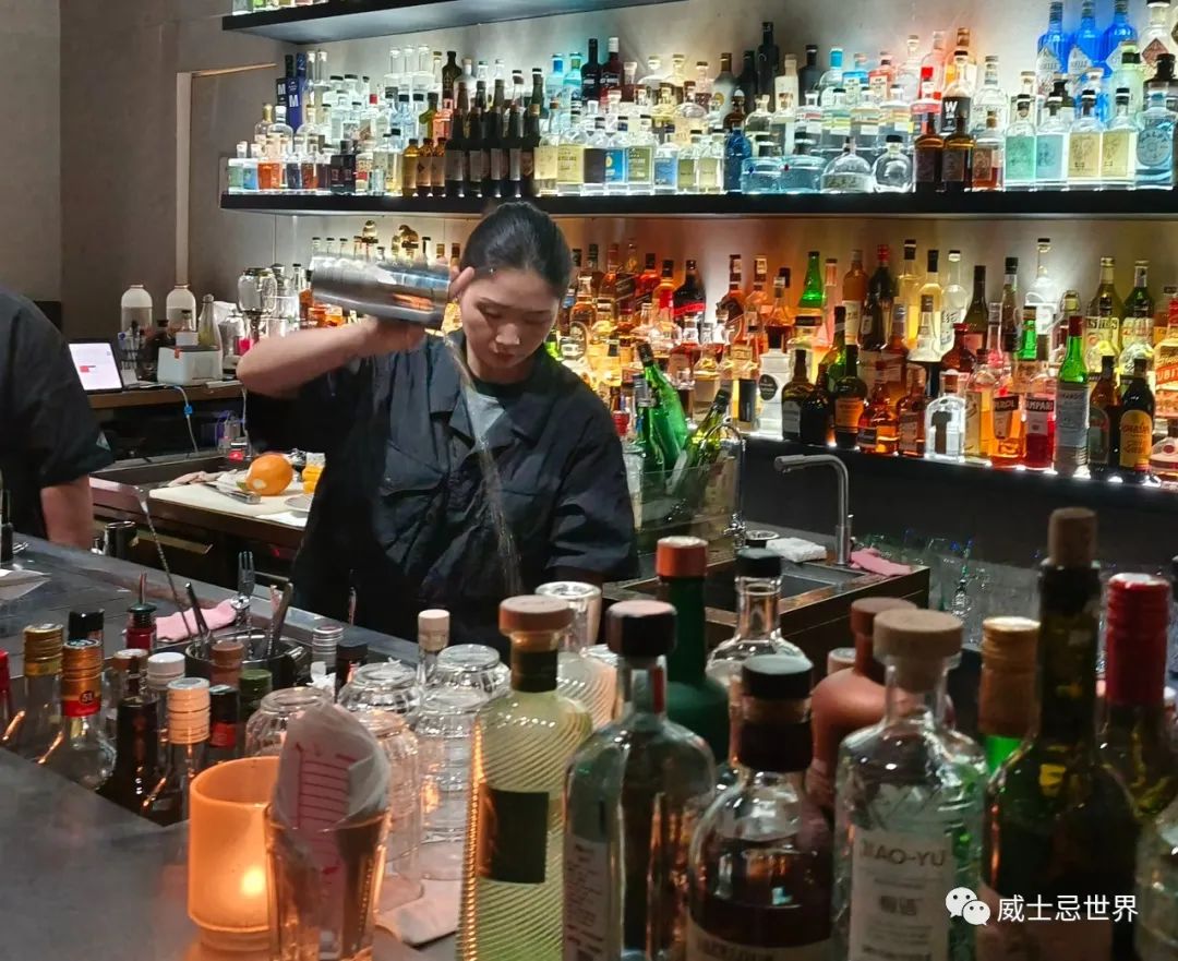 肉桂粉CINNAMON PINK COCKTAIL BAR——西安最有名的金酒酒吧推荐-第5张图片