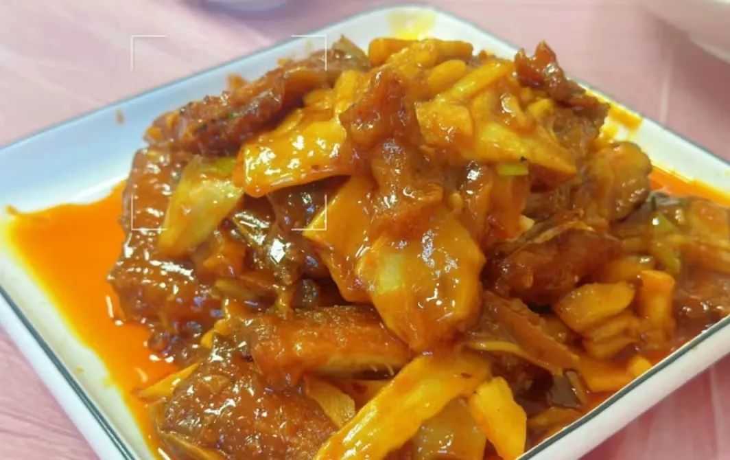 藏着西安的清幽与烟火!小巷子的小庙、酒吧、泡馍店、黄酒馆 第9张
