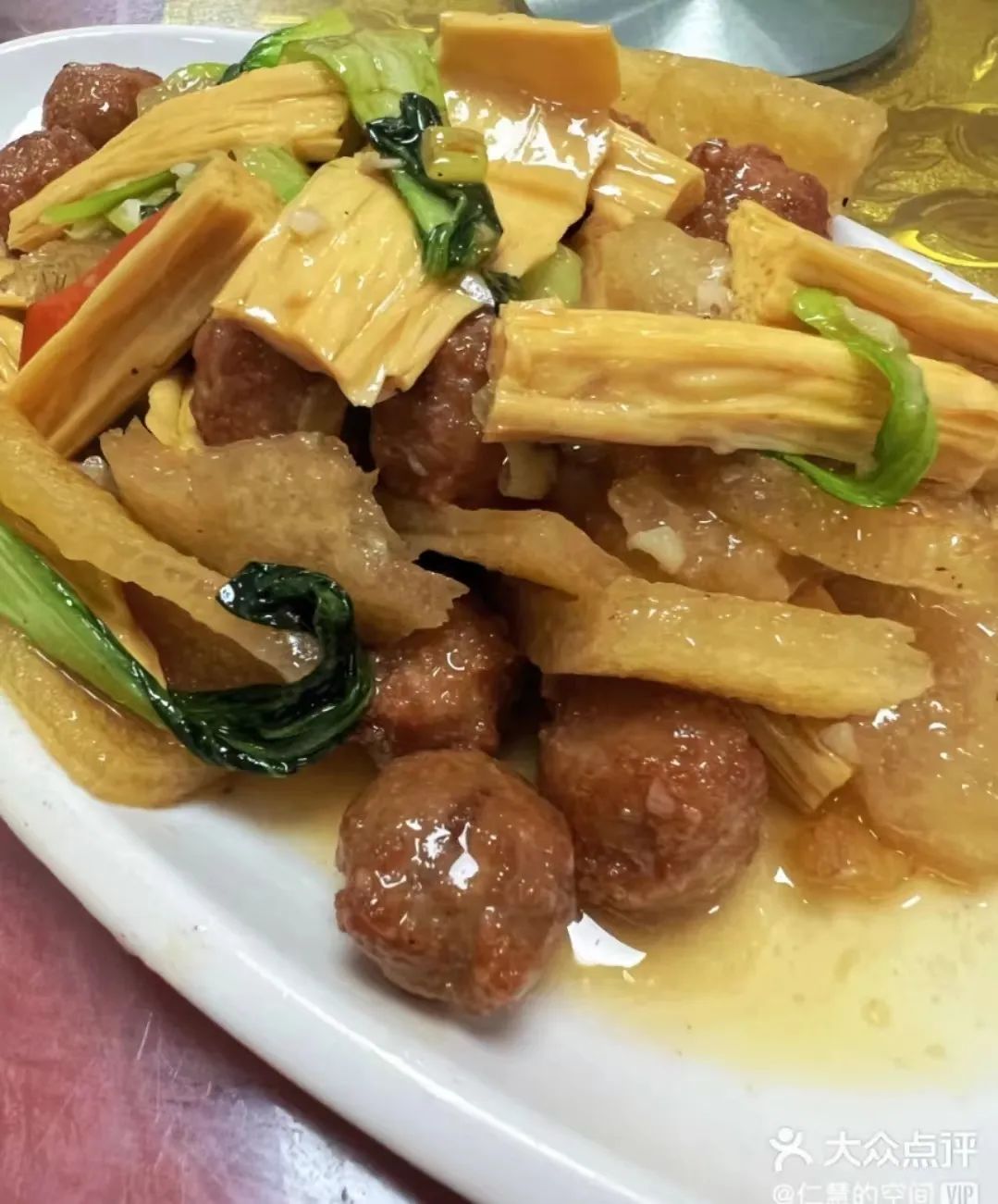 藏着西安的清幽与烟火!小巷子的小庙、酒吧、泡馍店、黄酒馆 第10张