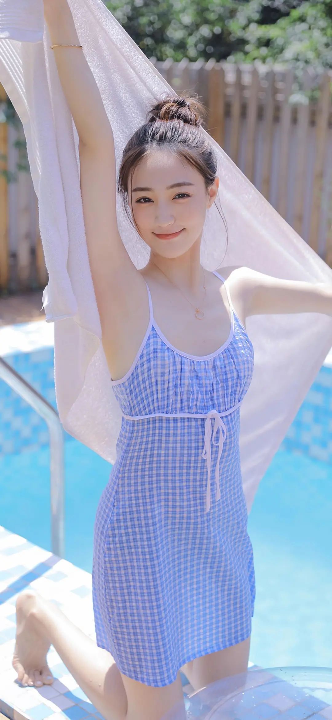 浴池写真！网红AI蓝衣少女，分享美图-第8张图片