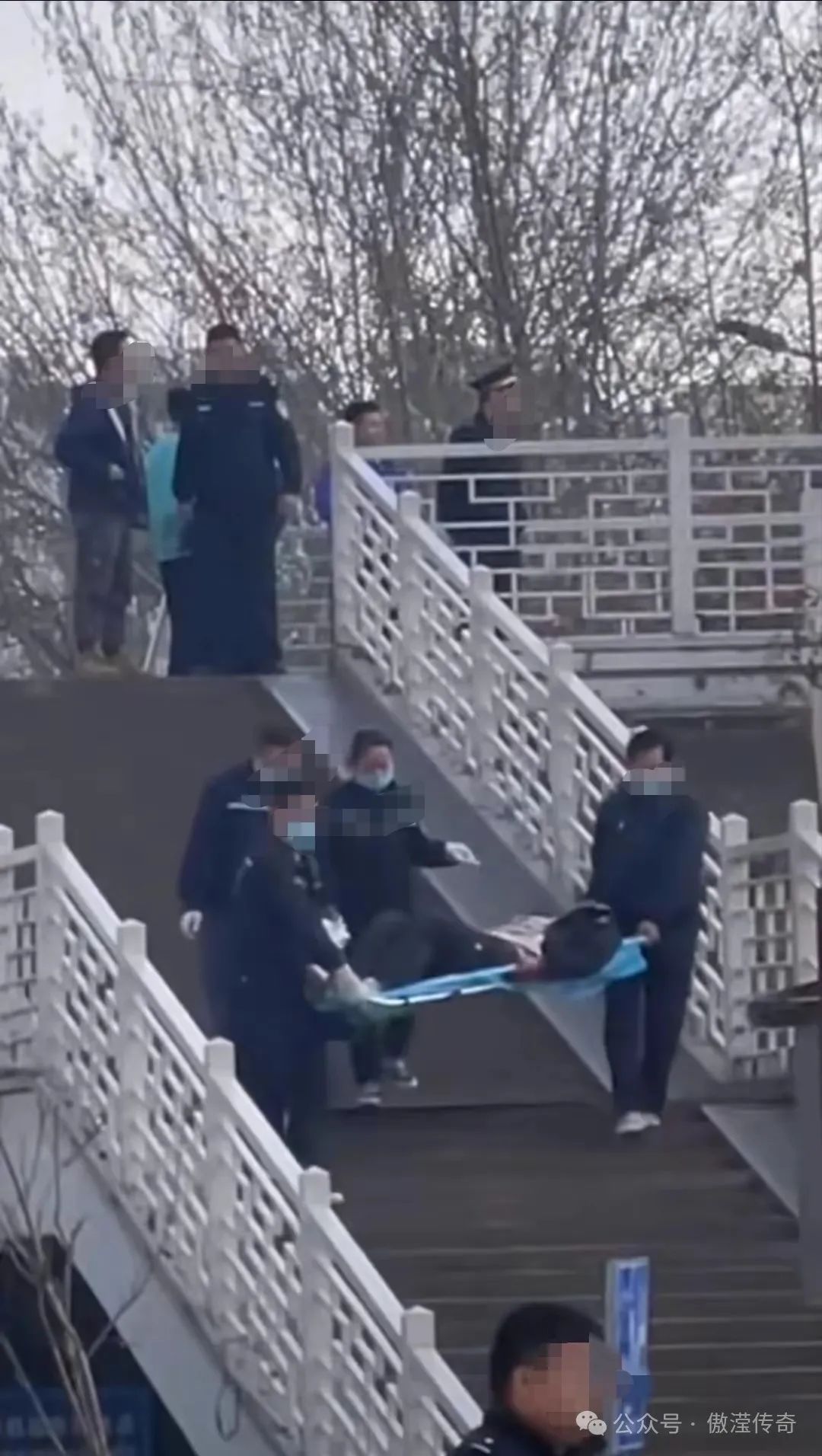 通报:捅人者17岁!西安小寨天桥发生持刀捅人事件! 第2张