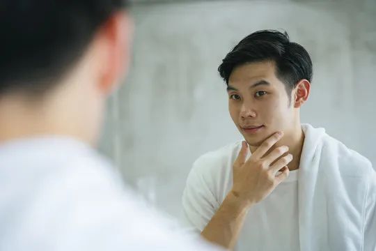 西安洗浴，洗浴知识分享：5个时候不建议洗澡，或伤身！坚持洗冷水澡的男人，最后都怎样了？-第1张图片