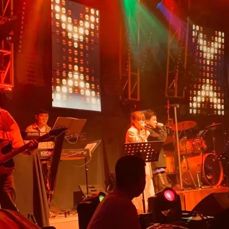 “藏”在城墙脚下的夜生活!西安夜娱!最有夜生活氛围的地方 第2张