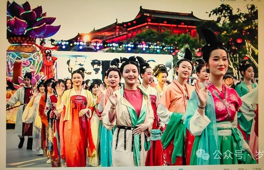 快来西安欣赏完美夜景！西安大唐不夜城美轮美奂-第5张图片