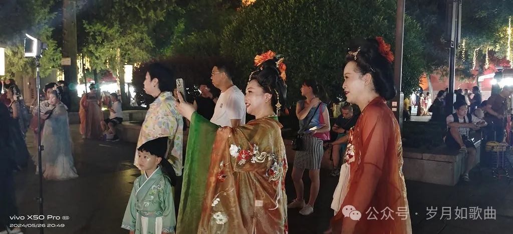 快来西安欣赏完美夜景！西安大唐不夜城美轮美奂-第13张图片