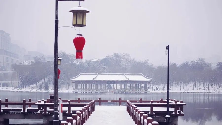 西安夜晚娱乐！真的不想来西安吗？看看西安繁华的风景！-第3张图片