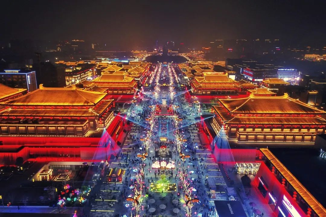 西安夜晚娱乐！真的不想来西安吗？看看西安繁华的风景！-第10张图片