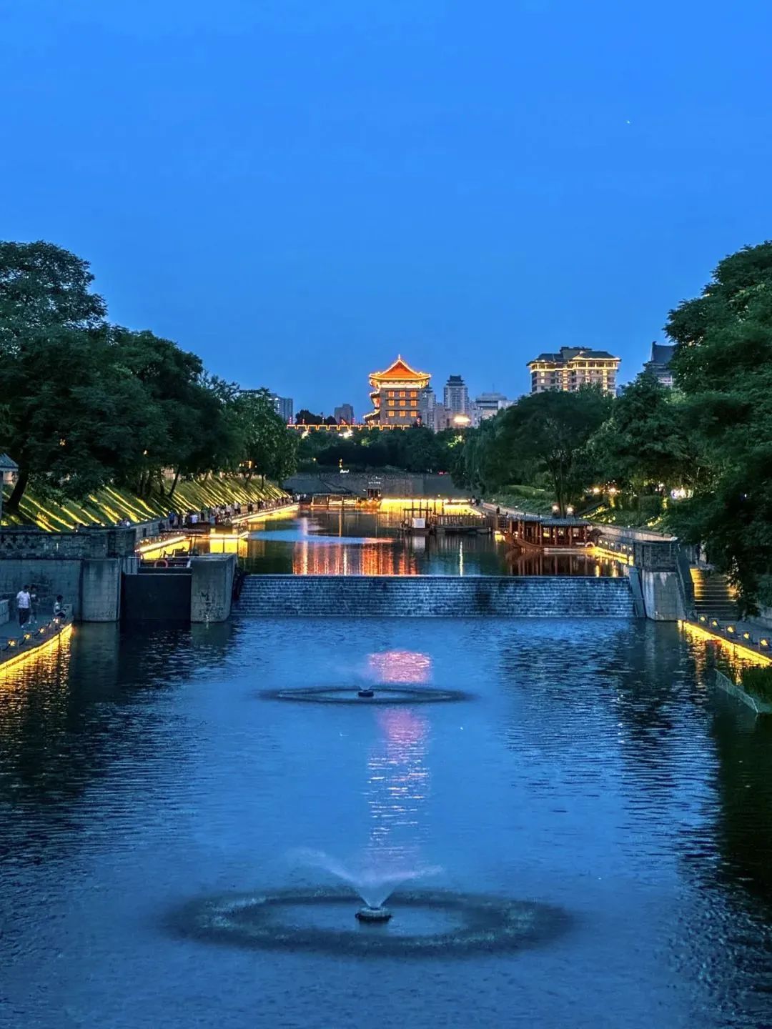 西安城墙的夜晚,西安夜晚娱乐,美不胜收的夜晚的美 第13张