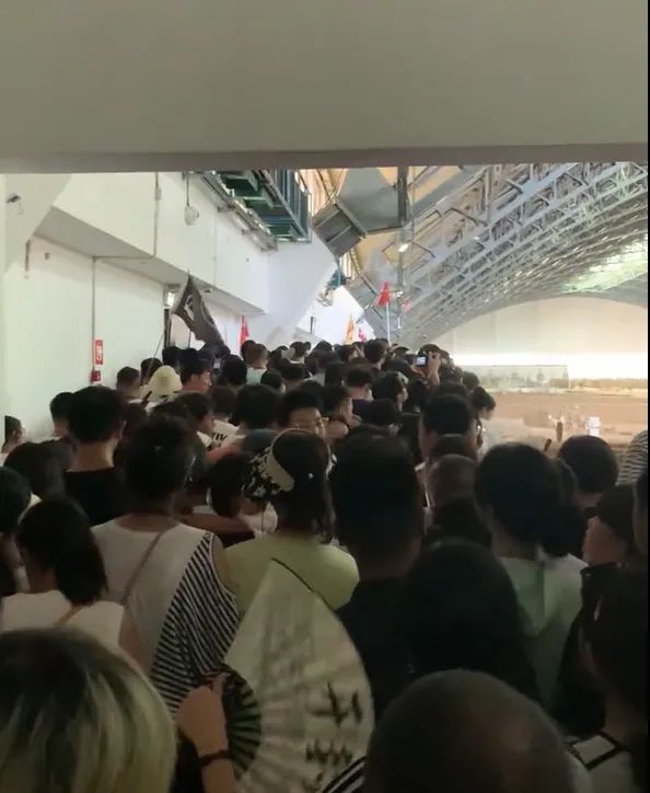 人真的太多了!请欣赏!来西安旅游哪里人最多呢? 第9张