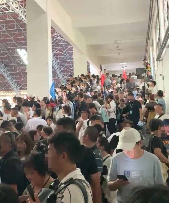人真的太多了!请欣赏!来西安旅游哪里人最多呢? 第8张