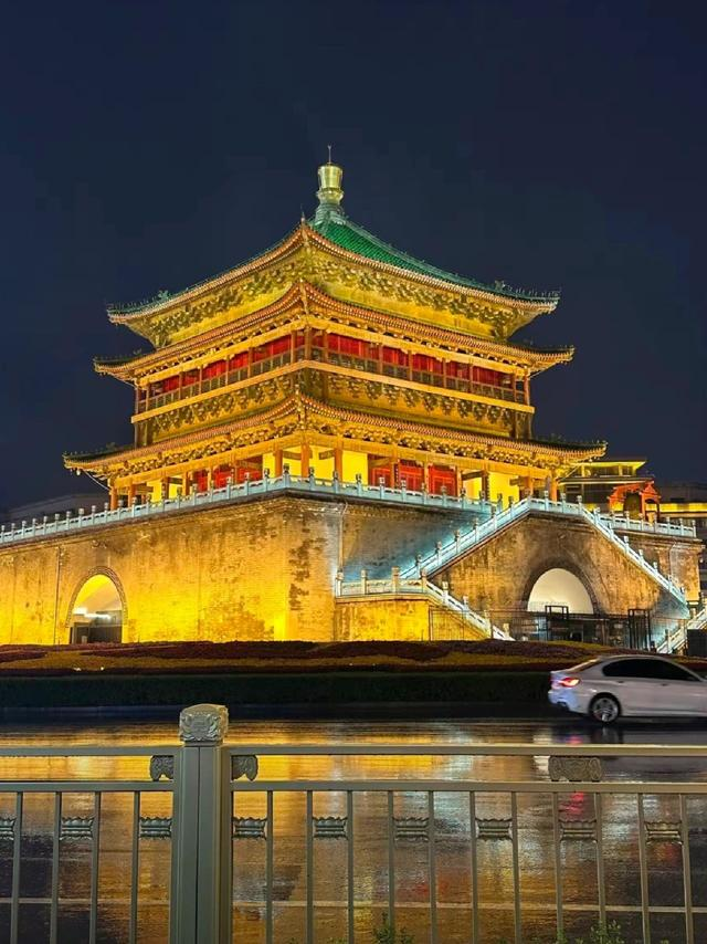 探索古都魅力,尽享旅行乐趣——西安夜娱美景