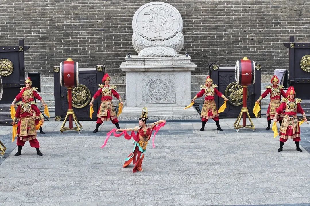 西安旅游:西安城墙国庆氛围别样浓!遍地“中国红” ! 第12张