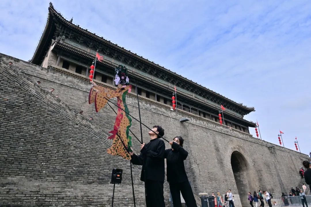 西安旅游:西安城墙国庆氛围别样浓!遍地“中国红” ! 第20张