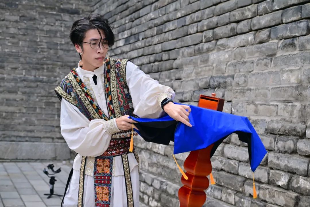 西安旅游:西安城墙国庆氛围别样浓!遍地“中国红” ! 第26张