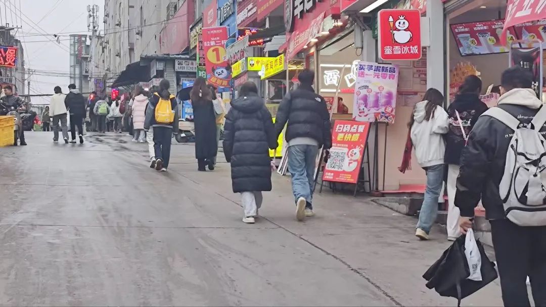 满大街都是行走的大学生？西安美女最多的村子！西安娱乐  第1张