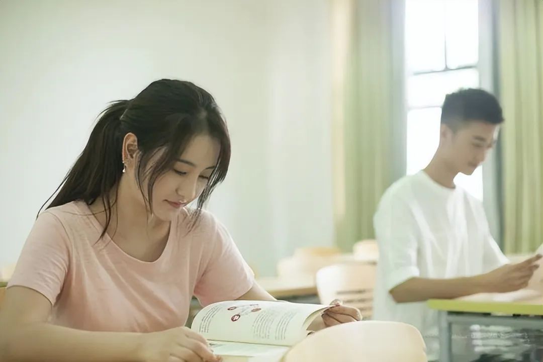 满大街都是行走的大学生？西安美女最多的村子！西安娱乐  第10张
