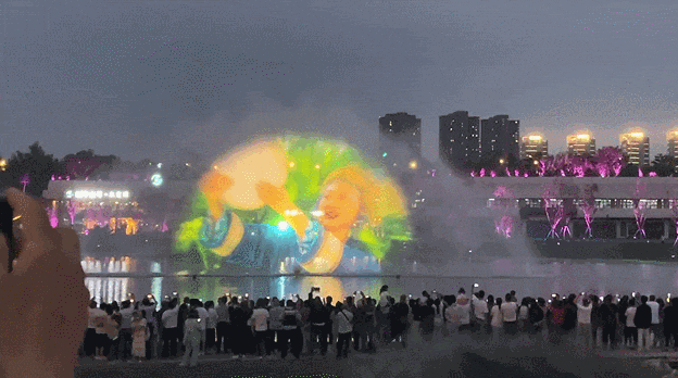 水幕电影、异域风情……原地出国！西安中亚公园夜游指南来啦！-第21张图片