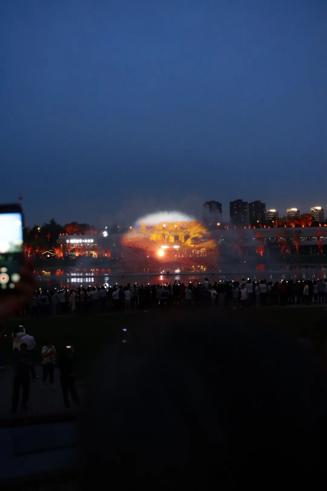 水幕电影、异域风情……原地出国!西安中亚公园夜游指南来啦! 第24张