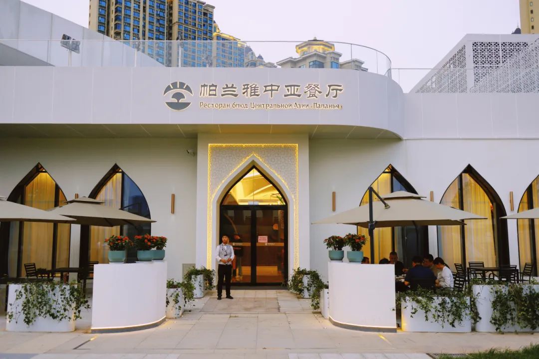 水幕电影、异域风情……原地出国！西安中亚公园夜游指南来啦！-第43张图片