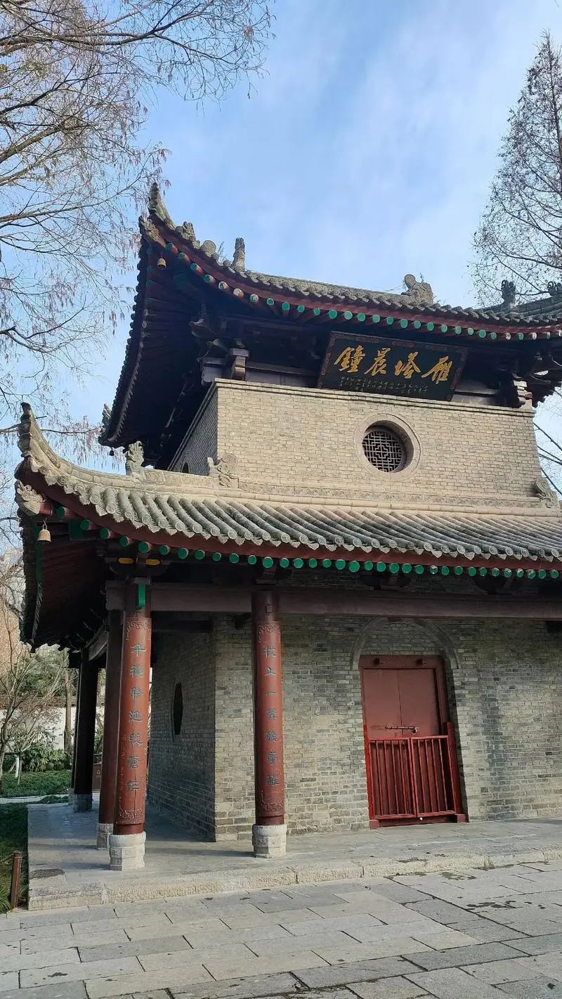 来西安旅游娱乐,千年古韵与烟火人间的完美邂逅——小雁塔 第3张