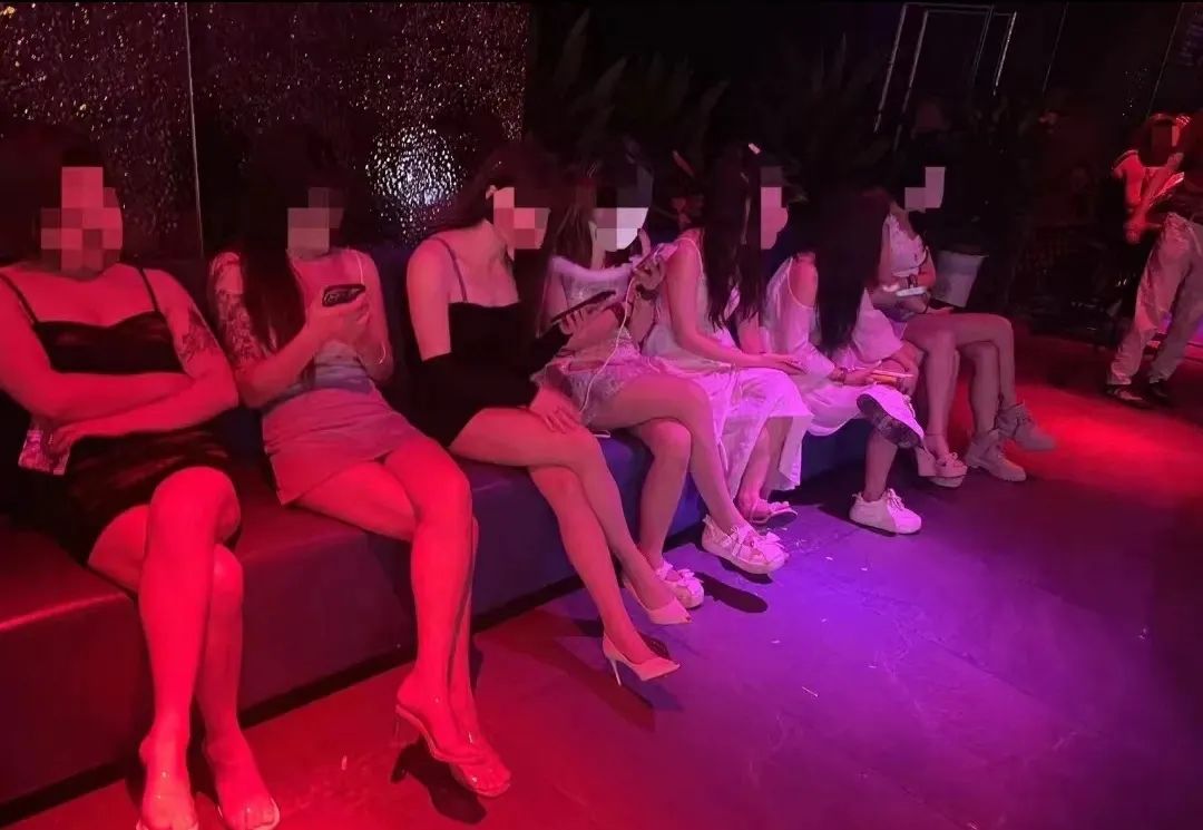 红河谷喜爱亮灯,金卡罗清场!西安舞厅会所有小动荡 第2张