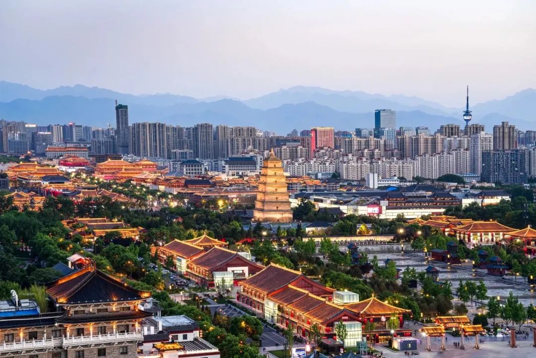 走起！这些潮流夜“嗨”之地，西安夜娱强力推荐-第1张图片